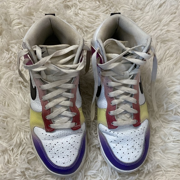 Nikes - Picture 2 of 4